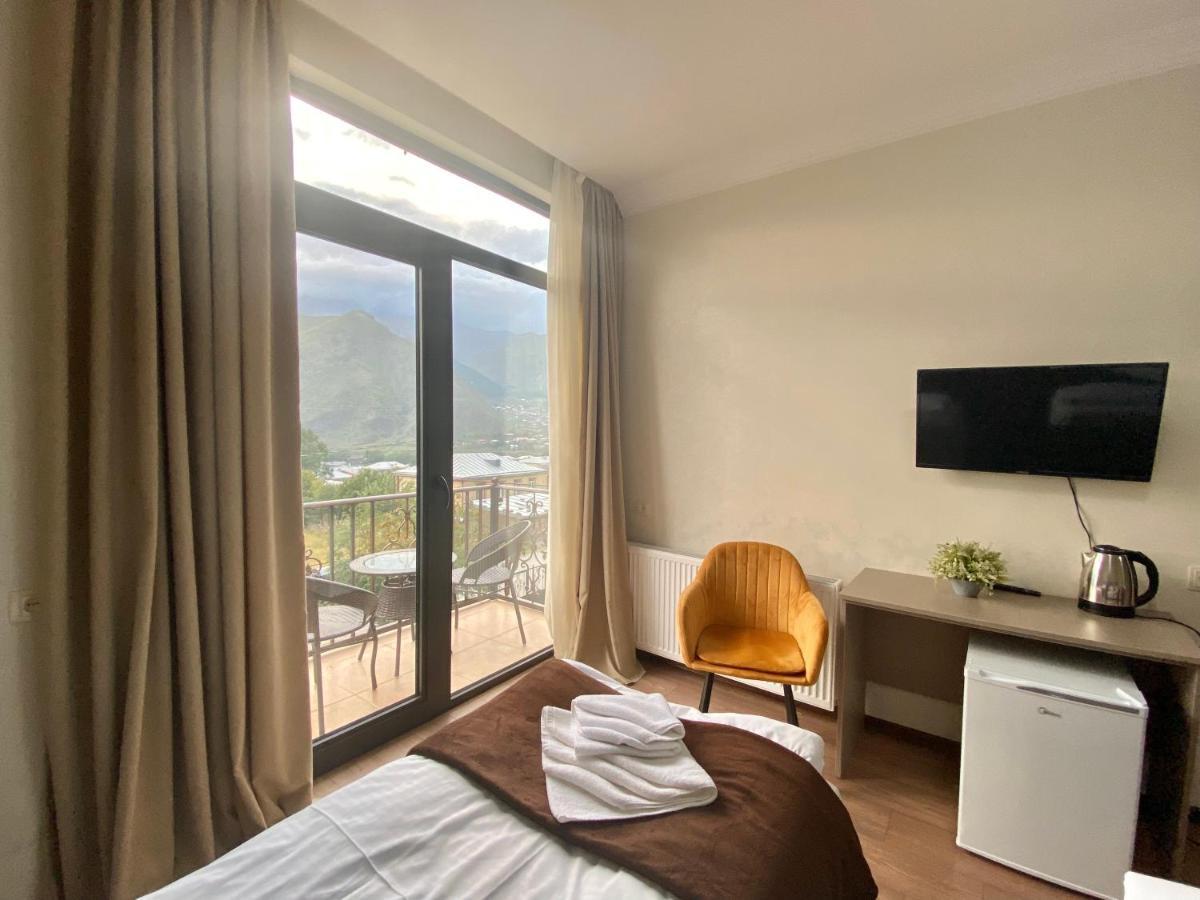 Cliff House Hotel Kasbegi Buitenkant foto