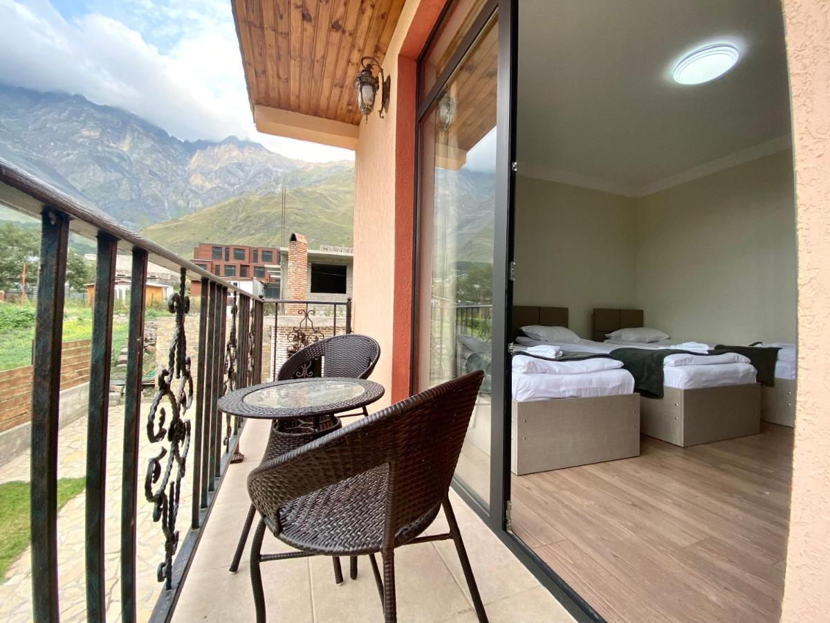 Cliff House Hotel Kasbegi Buitenkant foto